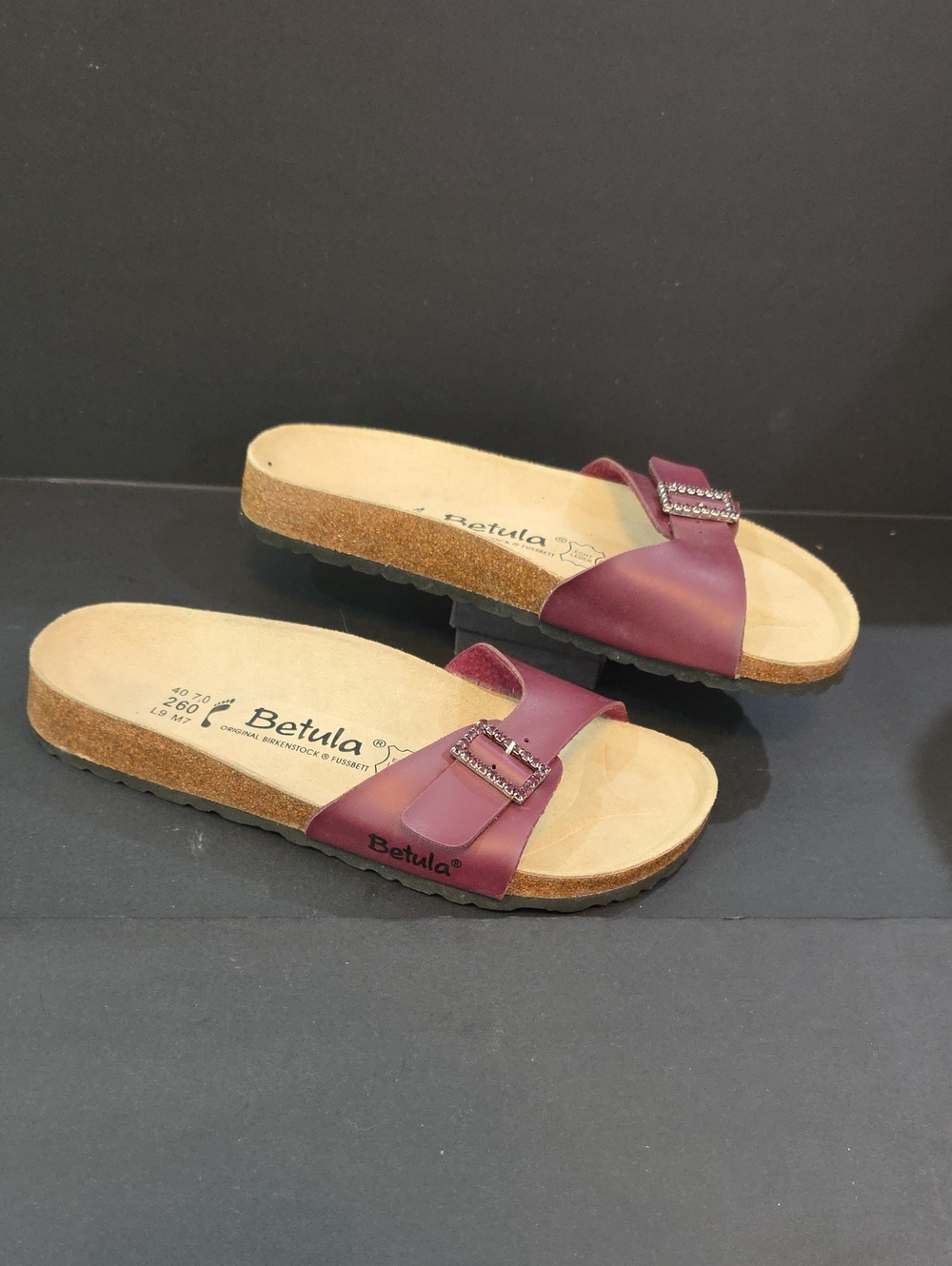 Birkenstock-style Betula Women's Burgundy Slide Sandals Buckle Accent Size 9